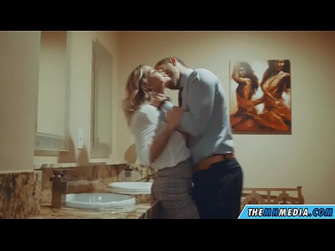 ❤️ Wann eng Busty Blond Iech an engem ëffentlechen Toilette verféiert ❤❌ Fucking op lb.ixiporn.ru
